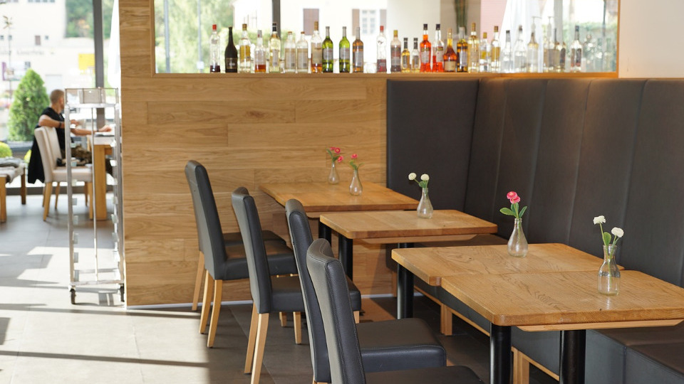Lausanne: Café/Brasserie entièrement rénové, to sell