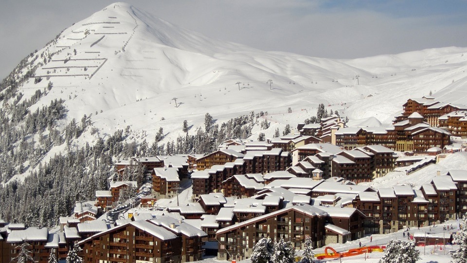 Proche Zermatt  : Hôtel  avec bon potentiel, à vendre